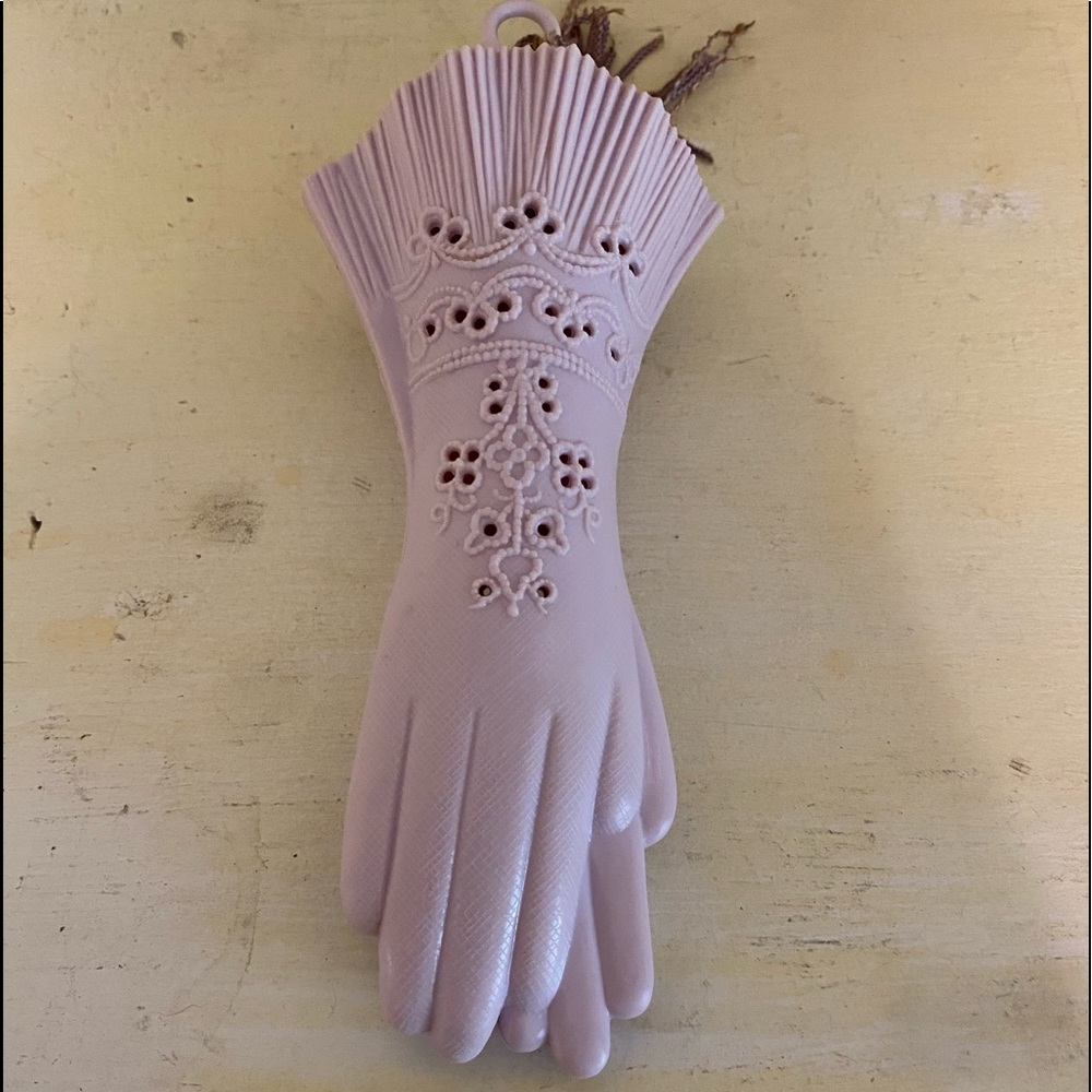 Avon ladies gloves refillable potpourri holder
